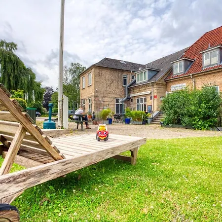 Vandrerhjem, I Kongens Baghave Hostel *