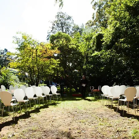 Hostel Vandrerhjem, I Kongens Baghave *