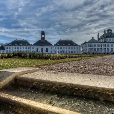 Vandrerhjem, I Kongens Baghave * Fredensborg