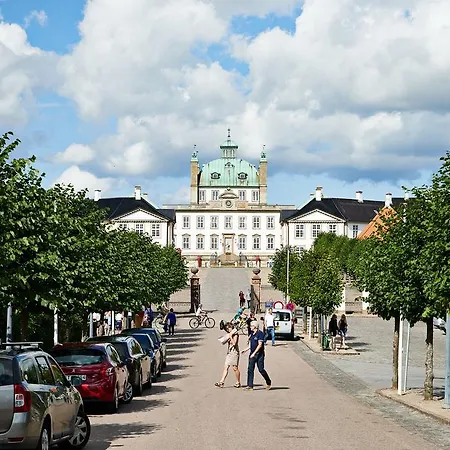 Hostel Vandrerhjem, I Kongens Baghave Fredensborg