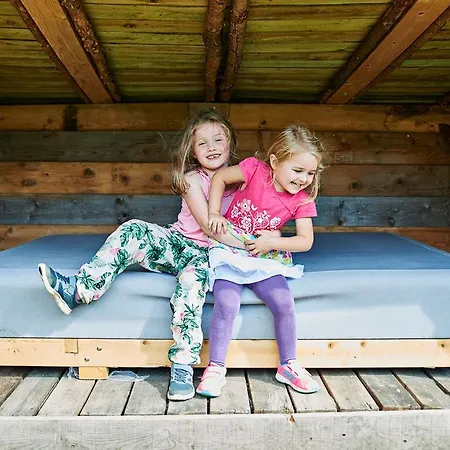 Hostel Vandrerhjem, I Kongens Baghave Fredensborg