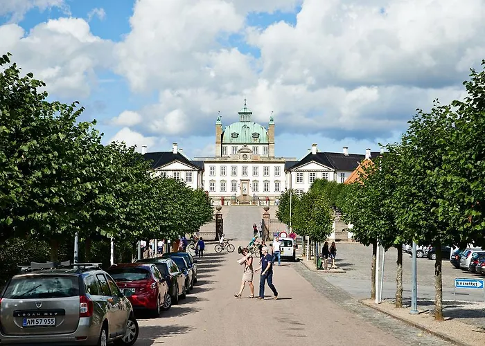 Hostel Vandrerhjem, I Kongens Baghave Fredensborg