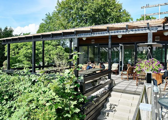 Ostello Vandrerhjem, I Kongens Baghave